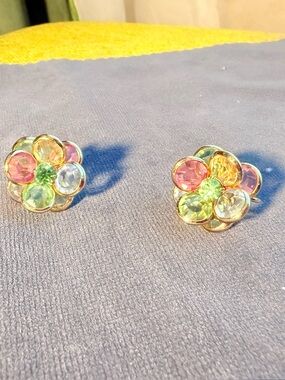 Multicolor Flower Cluster Stud Earrings - Gold Tone crystal vintage Avon